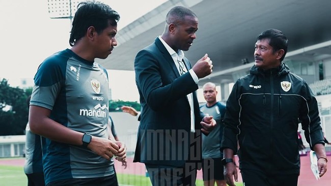 Pelatih Timnas Indonesia U-20 Indra Sjafri mengungkapkan isi pembicaraannya dengan Patrick Kluivert saat bertemu di Stadion Madya, Senin (13/1).