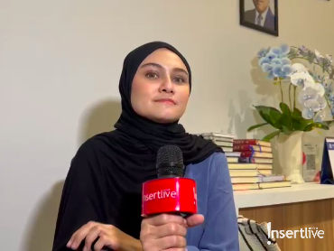 img-title Tangis Zee Zee Shahab Ceritakan Kronologi Ibunda Meninggal Dunia
