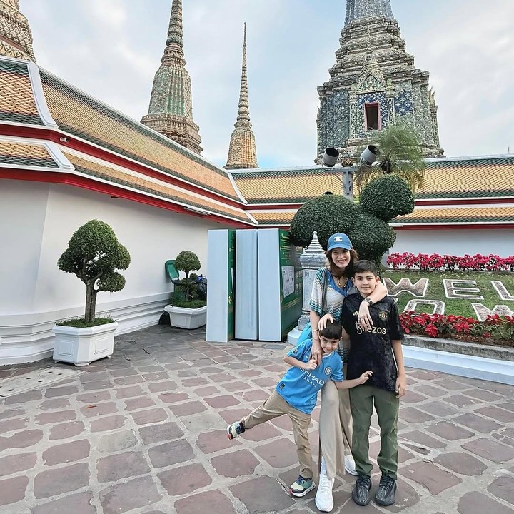 <p>Meski kini tak lagi muncul di layar kaca, Carissa masih aktif mengunggah kegiatan sehari-harinya di media sosial, seperti menemani anak-anak bermain. (Foto: Instagram @carissa_puteri)</p>