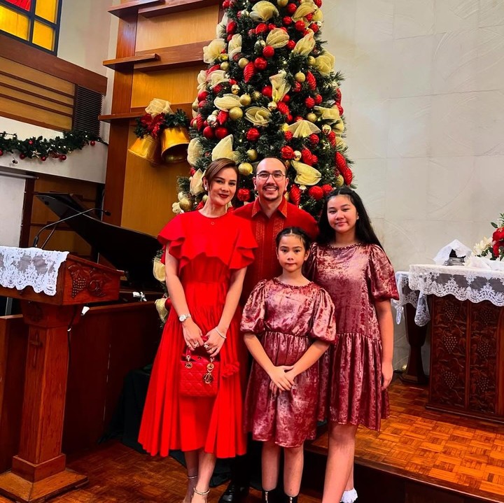<p>Banyak netizen yang menyebut Astrid dan suami adalah pasangan yang sangat romantis. Tingkah keduanya pun selalu sangat manis. (Foto: Instagram: @astridtiar127/@gr.situmorang)</p>