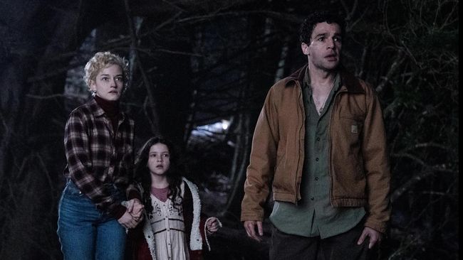 Sinopsis Wolf Man, film horor Christopher Abbott tentang ayah yang menjadi sumber bahaya keluarga usai berubah jadi manusia serigala.