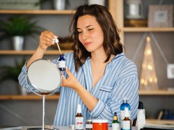 7 Peeling Serum Terbaik dari Brand Lokal untuk Kulit Glowing saat Lebaran