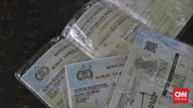 Apabila pemilik kendaraan mengalami kejadian STNK hilang jangan panik, berikut cara mengurus STNK hilang lengkap dengan biayanya.