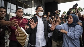 FOTO: KPK Periksa Hakim MK Ridwan Mansyur di Kasus Eks MA Hasbi Hasan