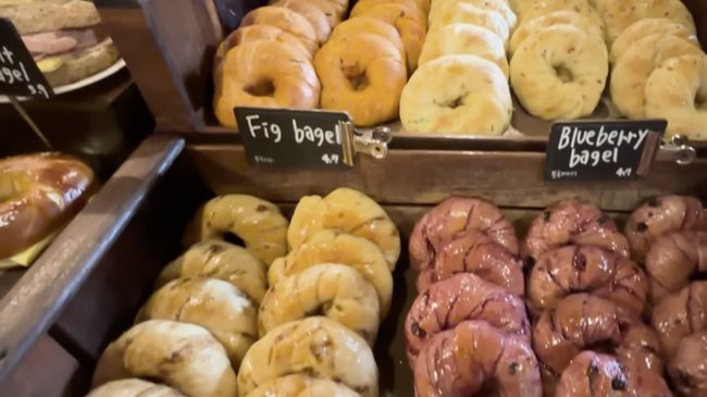 Dikonsumsi Nagita Slavina dan Tidak Halal, Apa Itu Bagel?