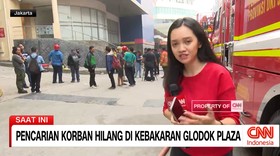 VIDEO: Pencarian Korban Hilang di Kebakaran Glodok Plaza