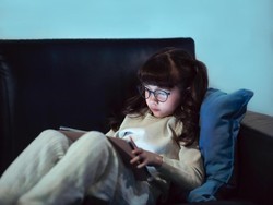 Lensa yang Terbukti Tahan Laju Pertumbuhan Minus Mata Anak