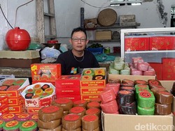 2 Pekan Jelang Imlek, Penjualan Kue Keranjang di Pecinan Semarang Masih Sepi