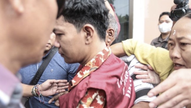Tim penasihat hukum terdakwa menyatakan akan menggunakan waktu tujuh hari untuk mempertimbangkan melayangkan banding atas vonis bersalah yang dijatuhkan hakim.