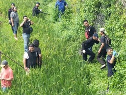 Terjun ke Sawah, Polisi Temukan Pistol Penyerang Pengusaha Tasikmalaya