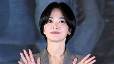 img-title Song Hye Kyo Bikin Rambut 'Mangkok' Jadi Tren, Salon di Korea Berikan Peringatan Ini
