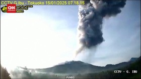 VIDEO: Detik-detik Gunung Ibu di Halmahera Meletus