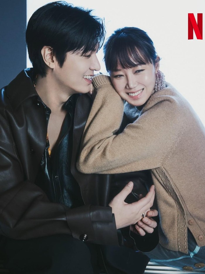 When the Stars Gossip, yang diperankan oleh Lee Min Ho dan Gong Hyo Jin sukses tayang perdana pada 4 Januari 2025. Drama bergenre sci-fi dan romance ini menceritakan tentang sekelompok individu yang menjalankan misi ke luar angkasa./Foto: Netflix Korea
