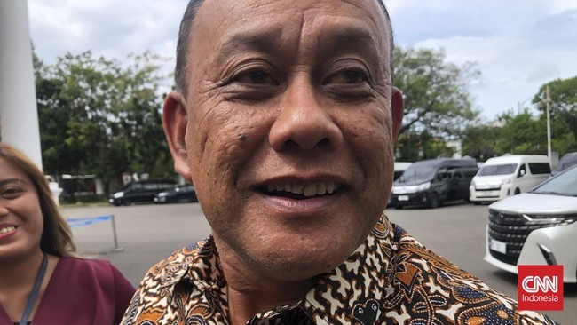 Kepala Badan Gizi Nasional (BGN) Dadan Hindayana mewajibkan penyedia makan bergizi gratis untuk mengupload makanan yang mereka akan sajikan di media sosial.
