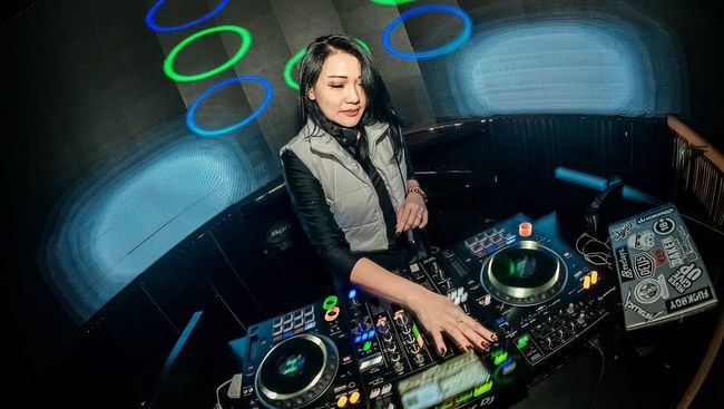 Respons DJ Leony Ang Disebut Jadi Korban Kebakaran Glodok Plaza