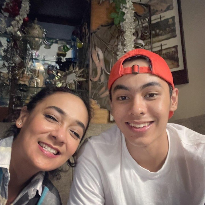 <p>"<em>MasyaAllah</em>, Senang banget lihatnya. Ibu dan anak yang saling support. Sukses terus ya," ujar seorang netizen. "Sukses terus ya Fattah dan Mamanya, main satu sinetron," kata netizen lainnya. (Foto: Instagram: @ananda_fatturahman)</p>
