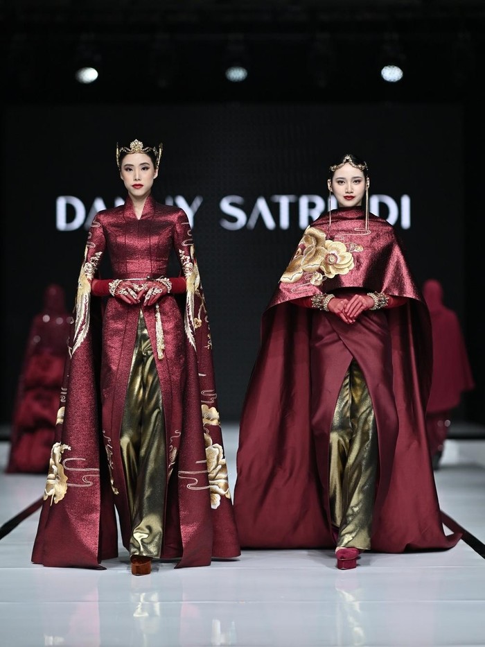 Acara pembukaan dihadiri oleh Menteri Menteri Ekonomi Kreatif, Teuku Riefky Harsya, yang dalam sambutannya mengatakan bahwa salah satu tujuan Kementerian Ekonomi Kreatif adalah untuk mendorong sektor ekonomi Indonesia termasuk ranah fashion dan beauty.