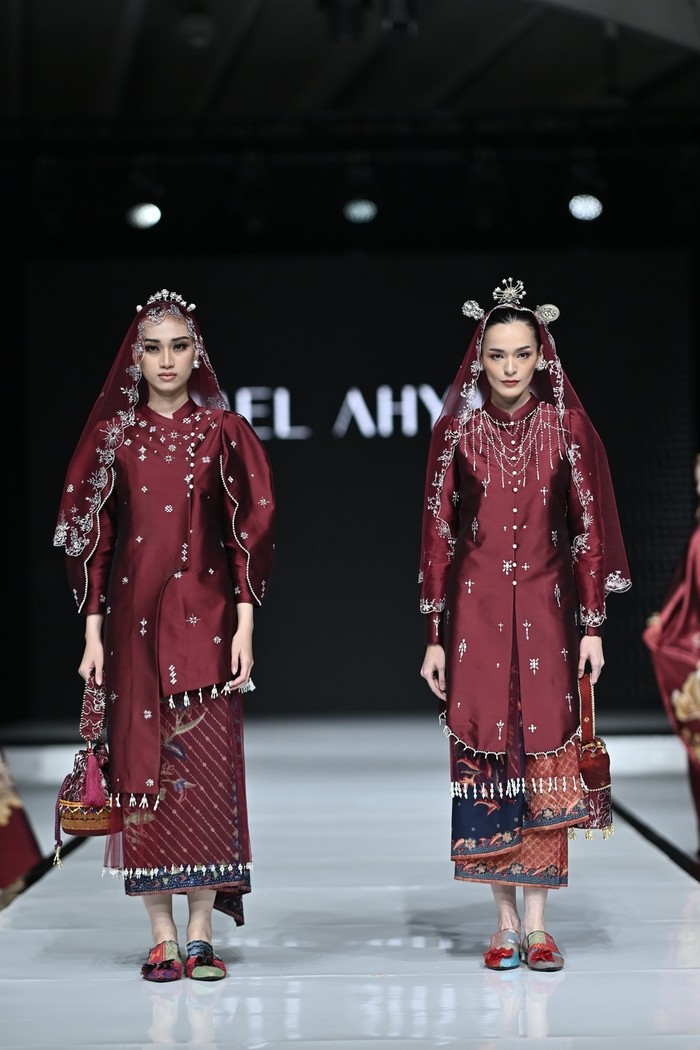 Perhelatannya meliputi fashion show dan bazar beauty dengan penawaran spesial oleh Watsons, kolaboratornya. Pada upacara pembukaan, acara dimeriahkan parade modest fashion kreasi desainer Indonesia tergabung Indonesian Fashion Designer Council (IFDC) dan guest designer asal Malaysia, SETH&LUNA/ Foto: Dok. Garis Poetih
