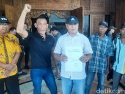 Warga Dengkek Geruduk DPRD Pati, Adukan Kades Diduga Korupsi