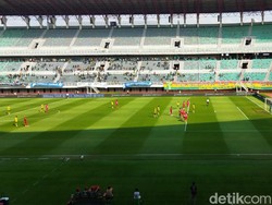 Penalti Bruno Gagal, Babak Pertama Persebaya Vs Malut United 0-0