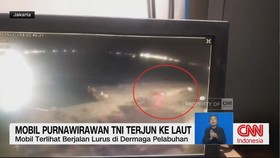 VIDEO: Detik-detik Mobil Purnawirawan TNI Terjun ke Laut
