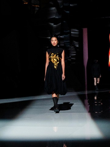img-title Intip Koleksi MORAL / EPISODE, Simbol Ketangguhan yang Ditampilkan di Harbin Fashion Week