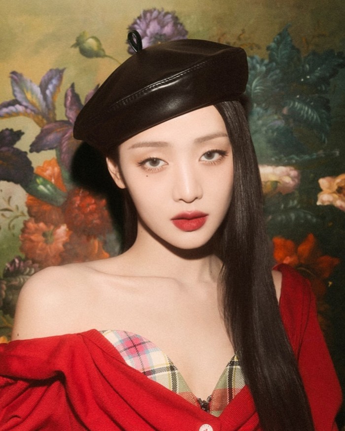 Sebelum resmi merilis mini album pertamanya bertajuk 'HER', Minnie meminta penggemar untuk menebak jati dirinya melalui beragam foto konsep dengan pesona unik yang dirilis secara berkala mulai Senin, (6/1) lalu./ Foto: instagram.com/official_g_i_dle