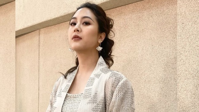 Polisi Jadwalkan Ulang Pemeriksaan Sherina soal Kucing Uya Kuya Polres Metro Jakarta Timur kembali menjadwalkan ulang klarifikasi terhadap musisi Sherina Munaf soal penyelamatan seekor kucing milik anggota DPR RI Uya Kuya.