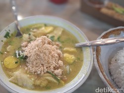 Bosan Makan Daging? Coba 5 Soto Ayam Ambengan di Sini