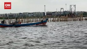 VIDEO: Penampakan Pagar Laut Sepanjang Ratusan Meter di Teluk Jakarta