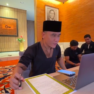 Usai Es Teh, Kini Gus Miftah Kembali Dihujat usai Sampaikan Dakwah KaburAjaDulu