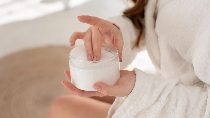 img-title 10 Manfaat Body Butter, Rahasia Kulit Sehat dan Terhidrasi Sepanjang Hari
