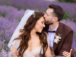 Apa Itu Lavender Marriage? Ini Arti, Sejarah, Dampak, dan Contohnya