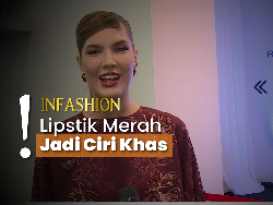 Padu Padan Outfit ala Mikaila Patritz dengan Polesan Makeup Bold