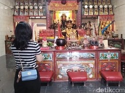Vihara Dharma Ramsi Bandung dan Cara Umat Tionghoa Merawat Tradisi