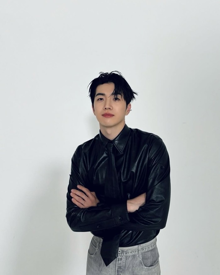 Bikin penggemar bangga sekaligus berdecak kagum, artis Korea yang berada di bawah naungan npio Entertainment satu ini juga masuk dalam beberapa nominasi penghargaan bergengsi, membuktikan kemampuan aktingnya yang memukau./ Foto: instagram.com/khoonyy