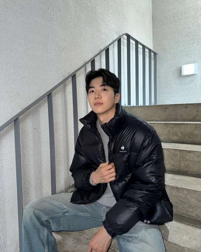Kang Hoon pun berhasil membawa pulang piala Best New Actor di MBC Drama Awards 2021 dan Rising Star Actor di Brand Customer Loyalty Awards 2022 lewat perannya di drama Korea atau drakor kerajaan, ‘The Red Sleeve’./ Foto: instagram.com/khoonyy