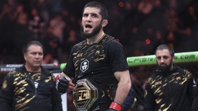 Makhachev Kalahkan Rekor Khabib Nurmagomedov Usai Menang di UFC 311