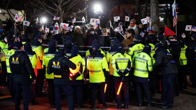 Korea Rusuh! Pendukung Yoon Bentrok dengan Polisi, 16 Ditangkap