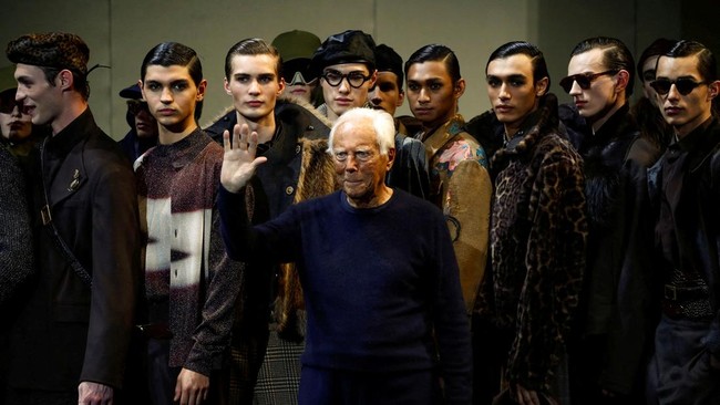 FOTO: Tergoda Koleksi Emporio Armani di Milan Fashion Week