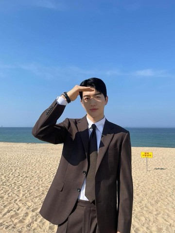 Mengenal Kang Hoon, Aktor Korea yang Lagi Naik Daun