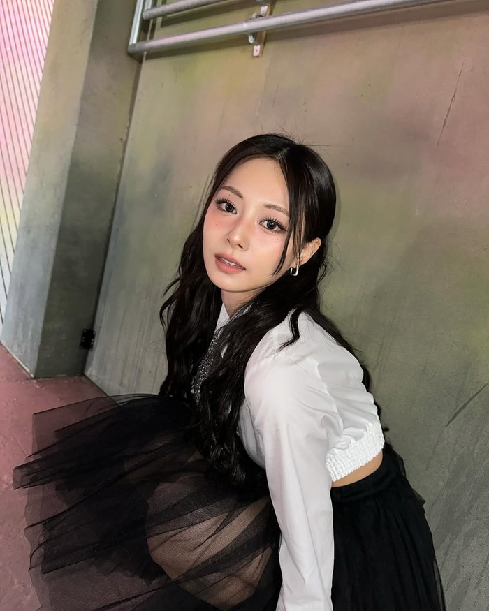 Tahun 2012 silam, Chou Tzuyu atau atau lebih dikenal dengan nama panggung Tzuyu pertama kali ditemukan oleh agensi yang menaunginya, JYP Entertainment, di MUSE Performing Arts Workshop di kota kelahirannya./ Foto: instagram.com/thinkaboutzu