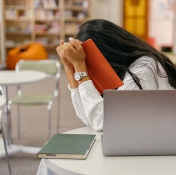 6 Cara Mengatasi Rasa Takut dan Tidak Percaya Diri saat Berbicara di Depan Umum