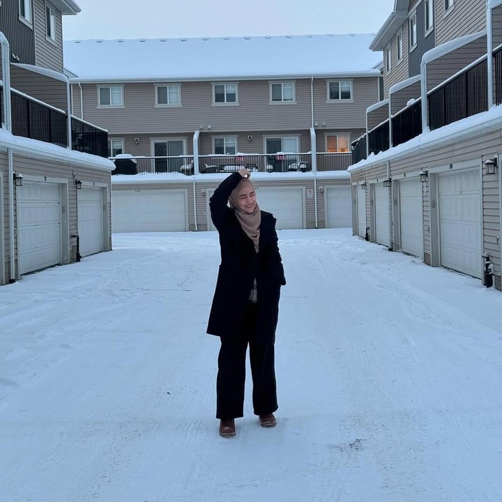 <p>Melalui unggahan terbarunya, Cindy menceritakan perjuangannya menjalani musim dingin di negara paling utara wilayah Amerika Utara ini. Ia bahkan menyebut suhunya mencapai minus 20 derajat Celcius! (Foto: Instagram: @cindyfatikasari18)</p>