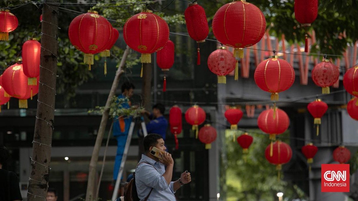 FOTO: Lampion Merah Merona Sambut Imlek di Jakarta