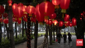 FOTO: Lampion Merah Merona Sambut Imlek di Jakarta