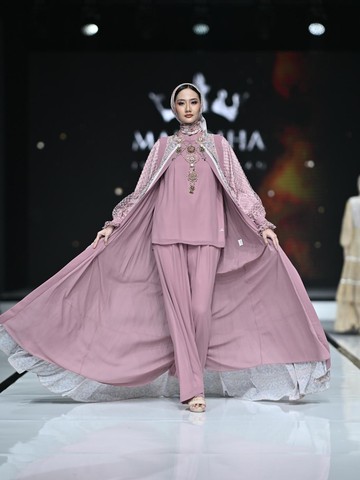 Koleksi Raya 2025 oleh Mandjha Ivan Gunawan, 'Kingdom of Love' Nuansa Aristokrat