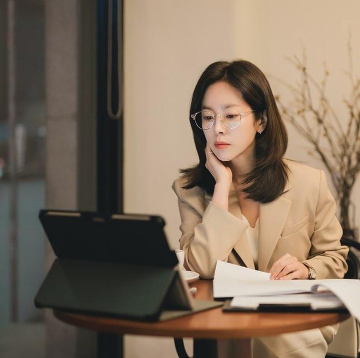 <p>Drama Korea <em>Love Scout</em> berhasil meraih rating tertinggi selama penayangannya. Drakor ini mendapat rating sebesar 5,2 persen saat awal rilis, lalu melonjak hingga menembus angka 11,3 persen per 11 Januari 2025. (Foto: Instagram @roma.emo)</p>