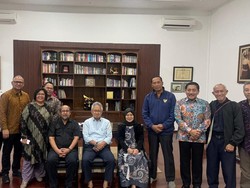 Video: Mendiktisaintek Harap Tak Ada Lagi ASN Demo, Selesaikan dengan Komunikasi
