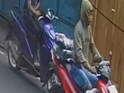 Motor Kurir Pengantar Paket Digondol Maling, Pelaku Terekam CCTV